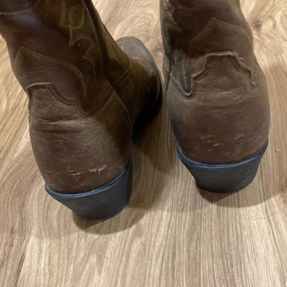 Ariat Brown Heeled Boots - Picture 8 of 8